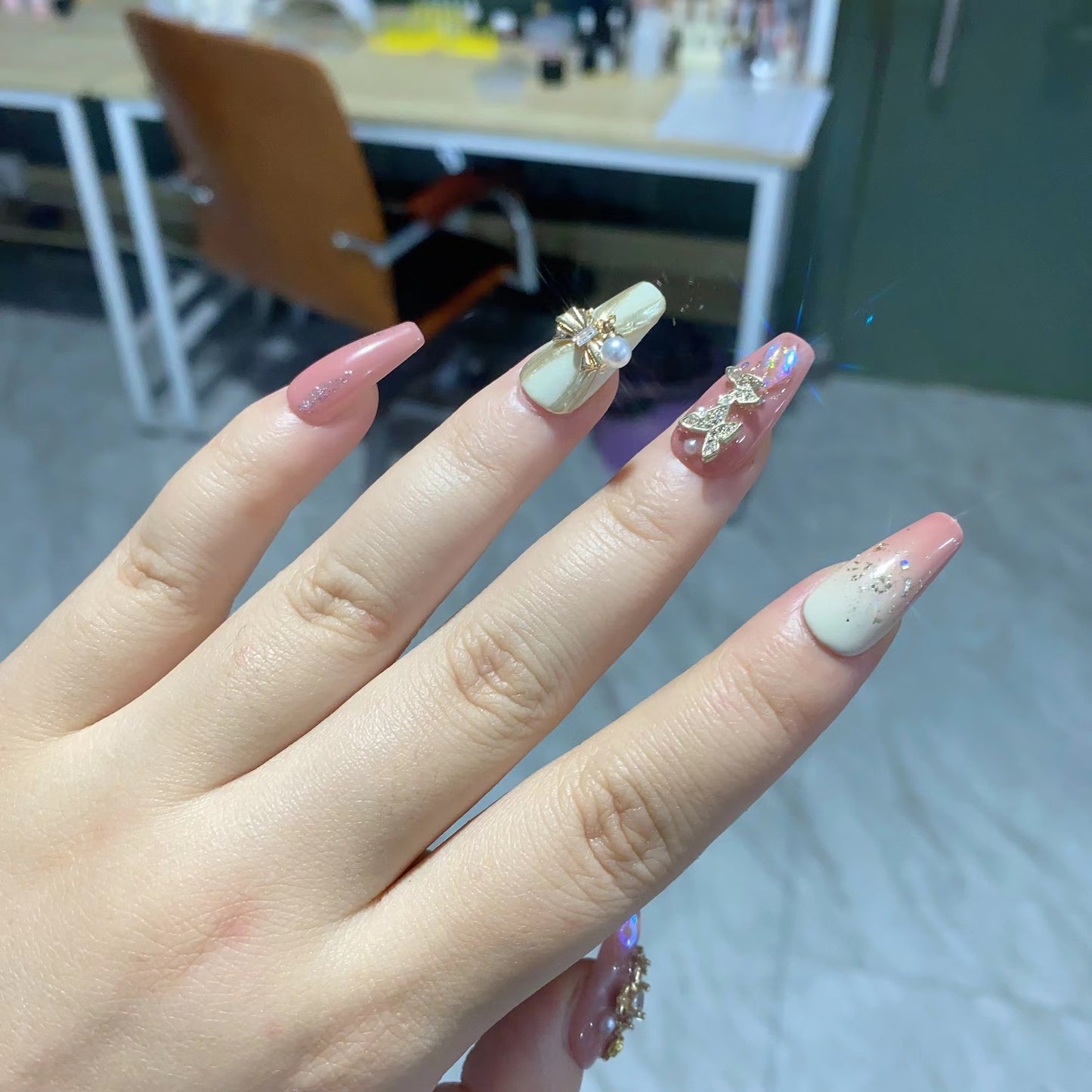 Fake Nails Patch Can Be Taken With Butterfly